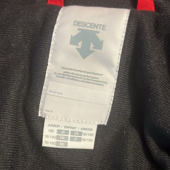 Descente junior Red ski Jacket - Picture 8 of 15